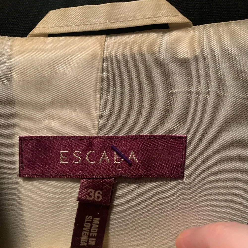 Escada Black Wool Blazer - Picture 2 of 8